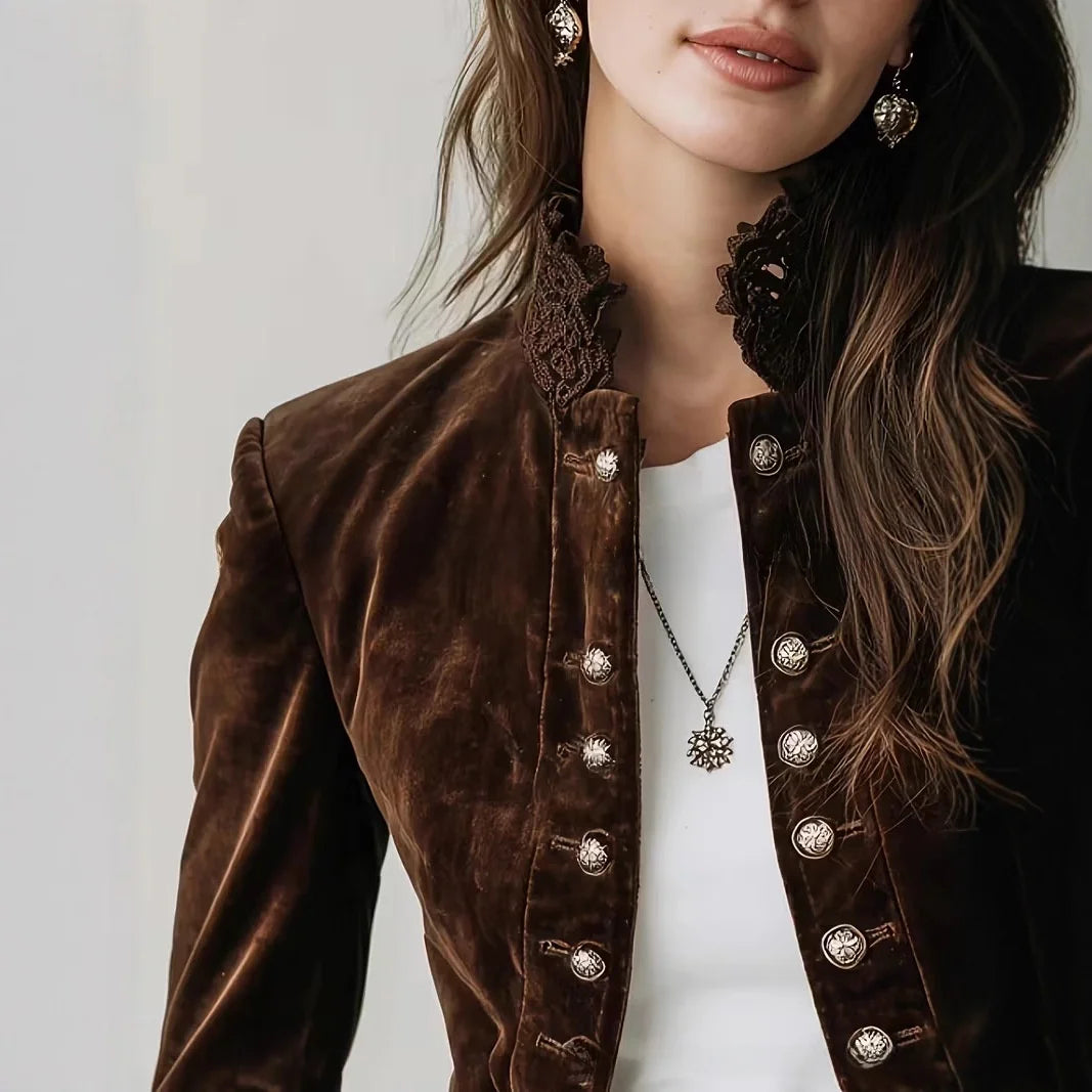 Elena | Giacca in velluto marrone con bottoni decorativi e dettagli in pizzo